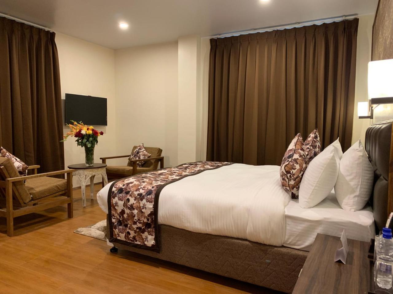 The Aryan Regency Hotel เปลลิง ภายนอก รูปภาพ