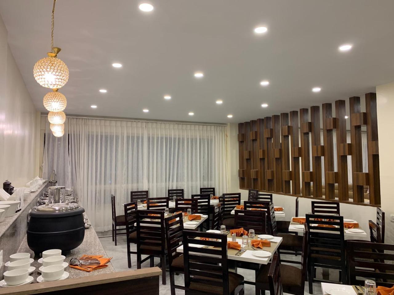 The Aryan Regency Hotel เปลลิง ภายนอก รูปภาพ